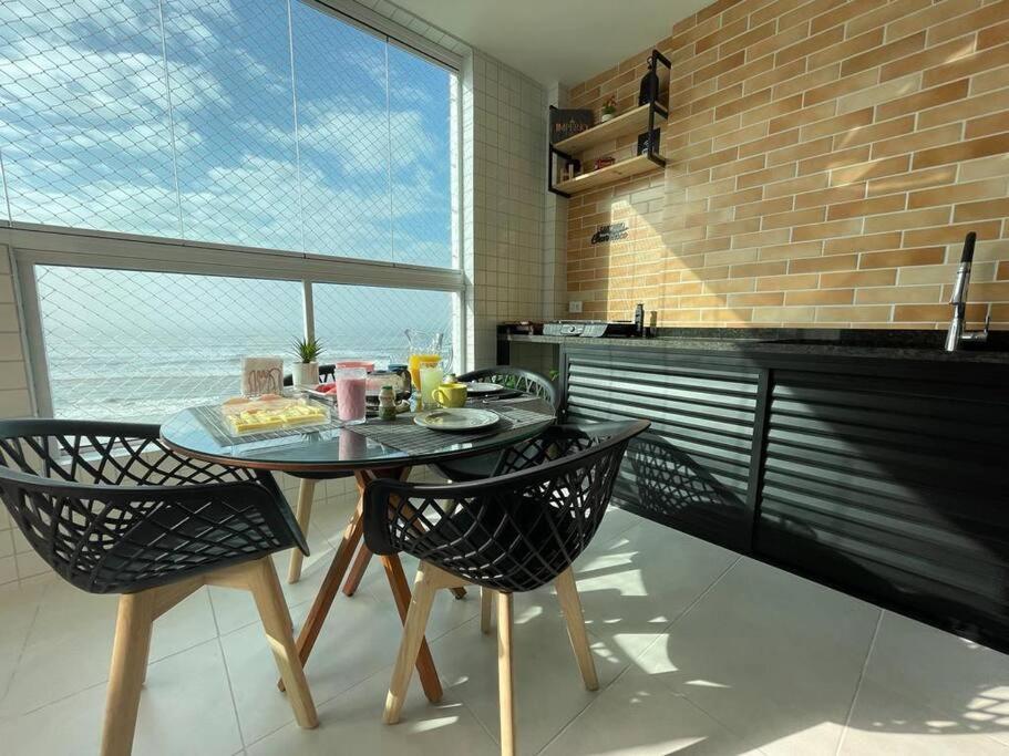 Ap Frente Mar Com Ar-Condicionado E Varanda Gourmet Mongagua Luaran gambar